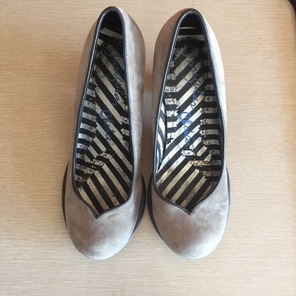 Irregular Choice Belle grey suede heels - Picture 4 of 8